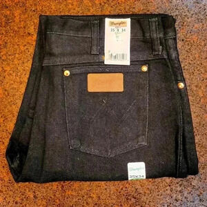 NWT Wrangler 936BLK Black Jeans Multiple sizes. Same day shipping 🚢